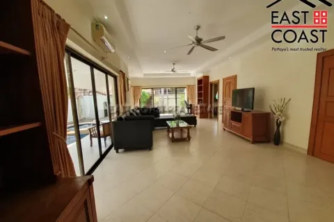 Casa de 3 dormitorios en Jomtien Beach, Pattaya, Tailandia № 212645 - foto 7