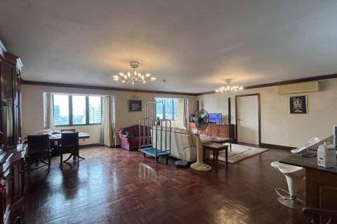 Condo à Khlong Toei, Bangkok, Thaïlande, 2 chambres № 200768 - photo 12