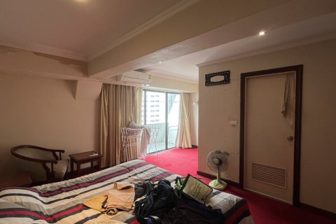 Condo à Khlong Toei, Bangkok, Thaïlande, 2 chambres № 200768 - photo 15