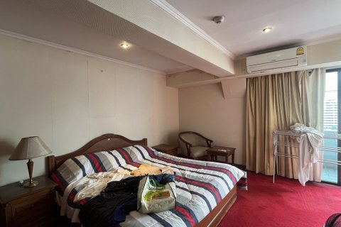 Condo à Khlong Toei, Bangkok, Thaïlande, 2 chambres № 200768 - photo 14