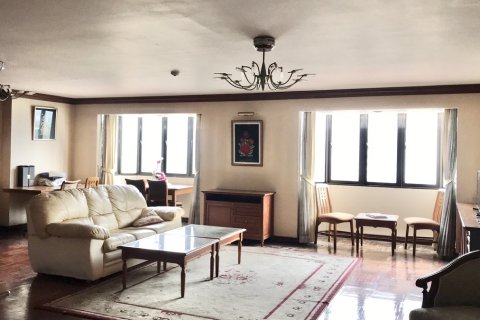 Condo à Khlong Toei, Bangkok, Thaïlande, 2 chambres № 200768 - photo 6