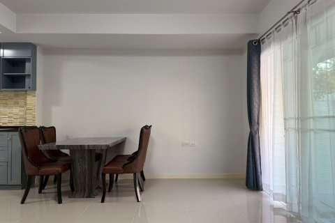 Таунхаус в Банг Каео, Таиланд с 2 спальнями № 164185 - фото 3