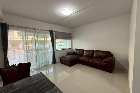 Таунхаус в Банг Каео, Таиланд с 2 спальнями № 164185 - фото 2