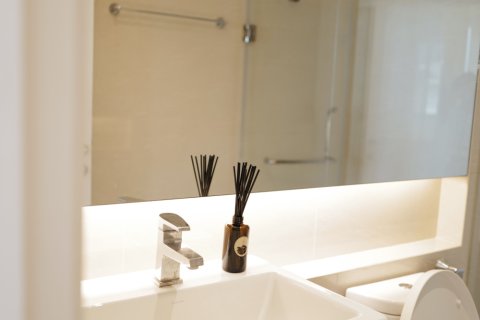 Студия в кондо в Клонг Тоэй, Бангкок, Таиланд № 164186 - фото 5