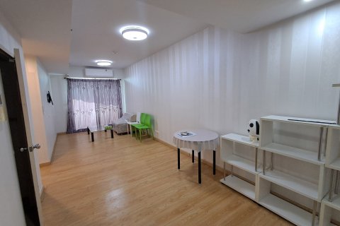 Студия в кондо в Кхлонг Сане, Бангкок, Таиланд № 147487 - фото 2