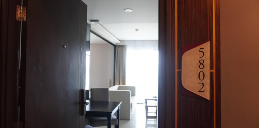 Studio in the Condo in Phuket, Thailand  № 147491