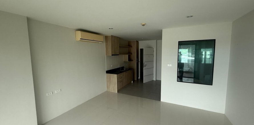 Studio in the Condo in Kathu, Thailand  № 138063