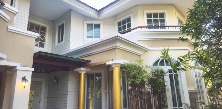 Дом в Чиангмае, Таиланд с 4 спальнями  № 138060