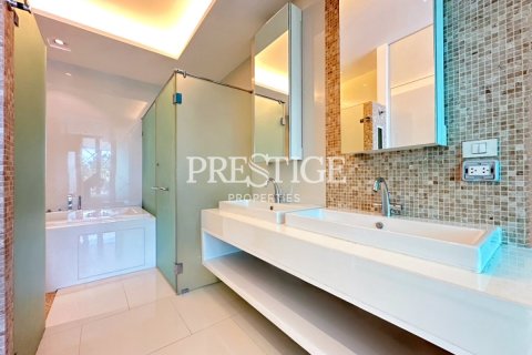 Condo in Pattaya, Thailand, 2 bedrooms № 198540 - photo 13