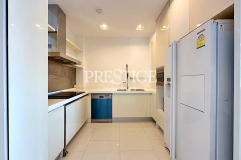 Condo in Pattaya, Thailand, 2 bedrooms № 198540 - photo 8