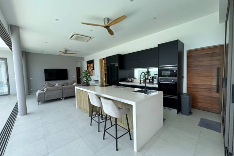 Villa in Ko Samui, Thailand 4 bedrooms № 179900 - photo 9