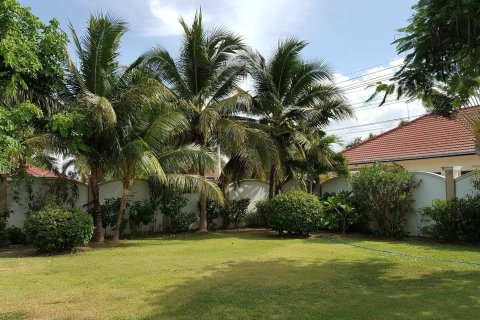 Вилла в Хуа Хине, Таиланд с 4 спальнями  № 171918 - фото 16