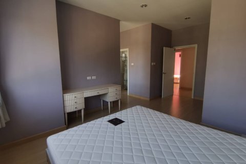 Таунхаус в Паттайе, Таиланд с 3 спальнями  № 171912 - фото 5