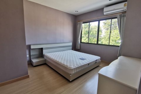 Таунхаус в Паттайе, Таиланд с 3 спальнями  № 171912 - фото 6