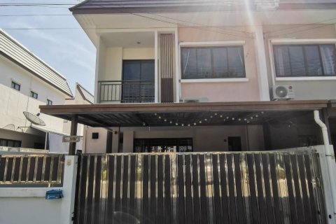 Таунхаус в Паттайе, Таиланд с 3 спальнями  № 171912 - фото 14
