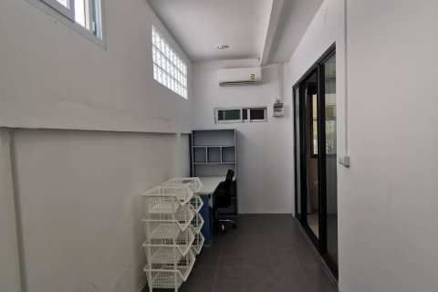 Таунхаус в Паттайе, Таиланд с 3 спальнями  № 171912 - фото 4