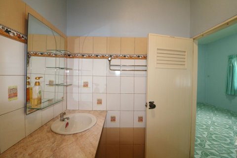 House in Udon Thani, Thailand 3 bedrooms № 164602 - photo 17