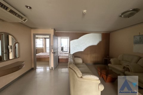 Condo in Watthana, Bangkok, Thailand, 2 bedrooms  № 218680