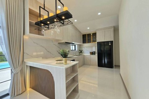 Villa in Pattaya, Thailand 4 bedrooms № 146768 - photo 6