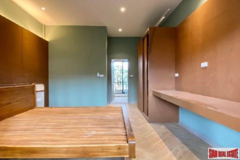 House in Bangkok, Thailand 3 bedrooms № 194004 - photo 3