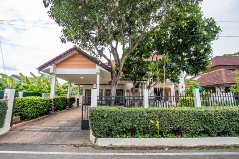 Maison à Chiang Mai, Thaïlande 4 chambres № 220478