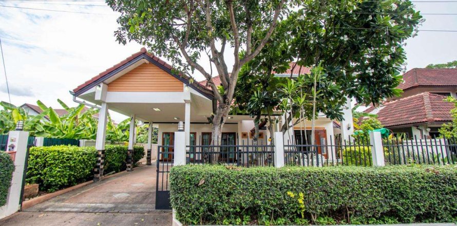 Haus in Chiang Mai, Thailand 4 Schlafzimmer № 220478