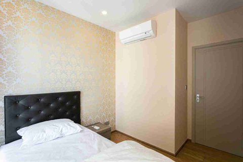 Condo in Bangkok, Thailand, 2 bedrooms № 183374 - photo 9