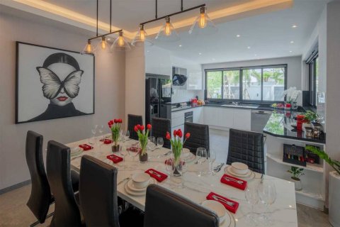 House in Hang Dong, Thailand 4 bedrooms № 114564 - photo 6