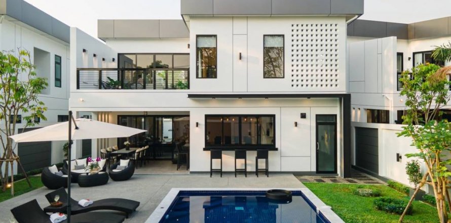 House in Hang Dong, Thailand 4 bedrooms № 114564