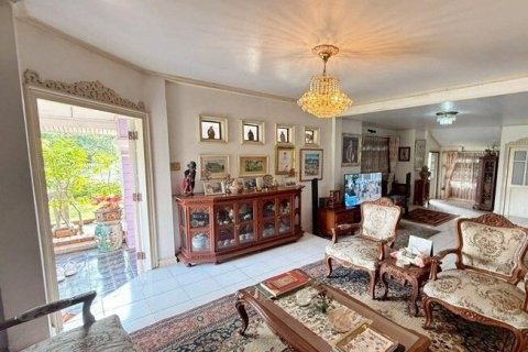 Дом в Кханнаяу, Бангкок, Таиланд с 5 спальнями  № 167335 - фото 2