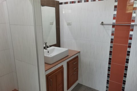 House in Khon Kaen, Thailand 3 bedrooms № 167331 - photo 17