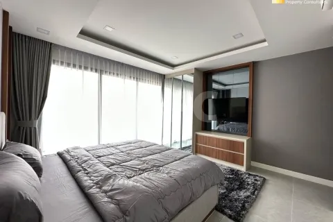 Casa de 5 dormitorios en Jomtien Beach, Pattaya, Tailandia № 211265 - foto 13