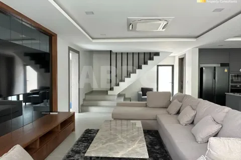 Casa de 5 dormitorios en Jomtien Beach, Pattaya, Tailandia № 211265 - foto 5