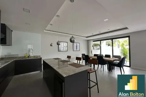 Casa de 5 dormitorios en Jomtien Beach, Pattaya, Tailandia № 211265 - foto 9