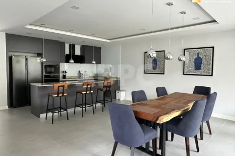Casa de 5 dormitorios en Jomtien Beach, Pattaya, Tailandia № 211265 - foto 7