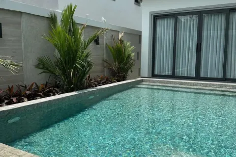 Casa de 5 dormitorios en Jomtien Beach, Pattaya, Tailandia № 211265 - foto 3