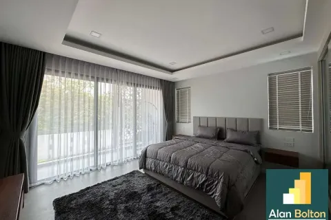 Casa de 5 dormitorios en Jomtien Beach, Pattaya, Tailandia № 211265 - foto 10