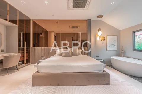 Casa de 4 dormitorios en Jomtien Beach, Pattaya, Tailandia № 211264 - foto 11