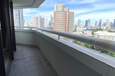 Condo à Watthana, Bangkok, Thaïlande, 2 chambres № 200979 - photo 8