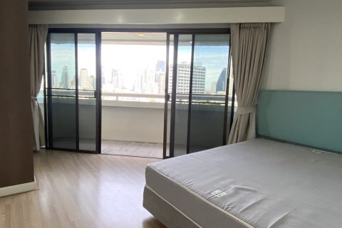 Condo à Watthana, Bangkok, Thaïlande, 2 chambres № 200979 - photo 2