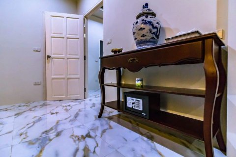 Villa in Ko Samui, Thailand 5 bedrooms № 180275 - photo 22