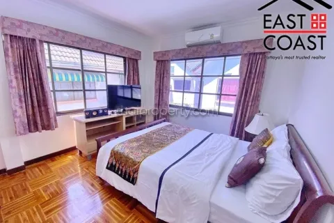 Casa de 7 dormitorios en Pattaya, Tailandia № 212617 - foto 14