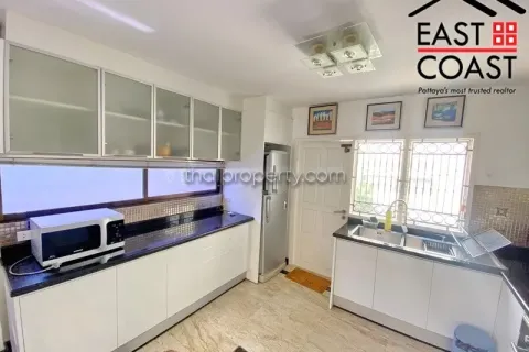 Casa de 7 dormitorios en Pattaya, Tailandia № 212617 - foto 7