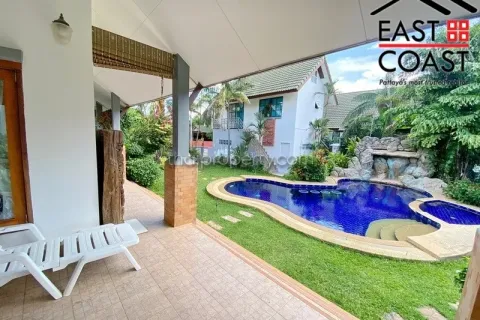 Casa de 7 dormitorios en Pattaya, Tailandia № 212617 - foto 18