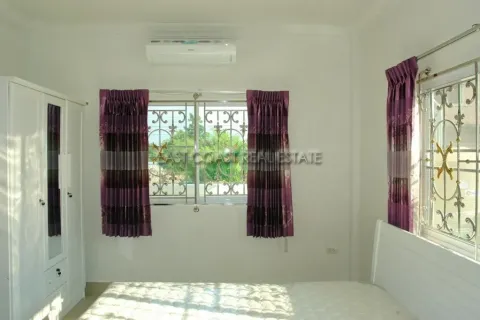 Casa de 3 dormitorios en Pattaya, Tailandia № 212612 - foto 12