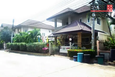Casa de 3 dormitorios en Pattaya, Tailandia № 212613 - foto 2