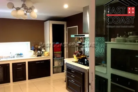 Casa de 3 dormitorios en Pattaya, Tailandia № 212613 - foto 12