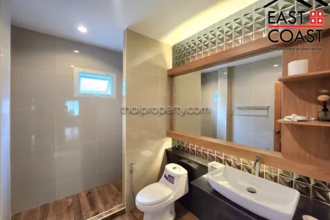 Casa de 4 dormitorios en Pattaya, Tailandia № 212615 - foto 19