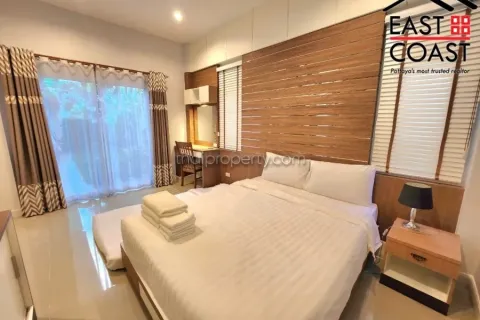 Casa de 4 dormitorios en Pattaya, Tailandia № 212615 - foto 22