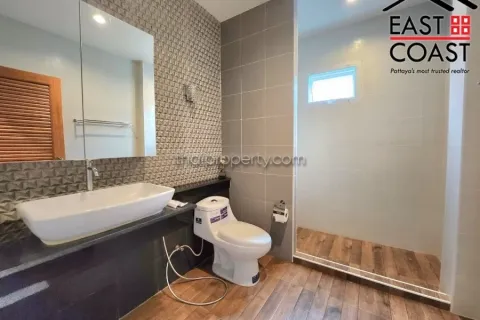 Casa de 4 dormitorios en Pattaya, Tailandia № 212615 - foto 16